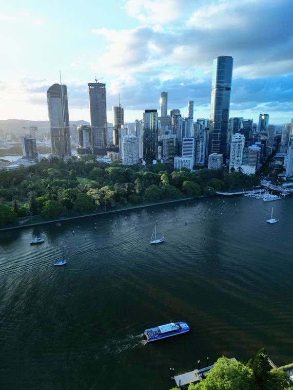 Brisbane city skyline and river, viewed from the Kangaroo Point cliffs